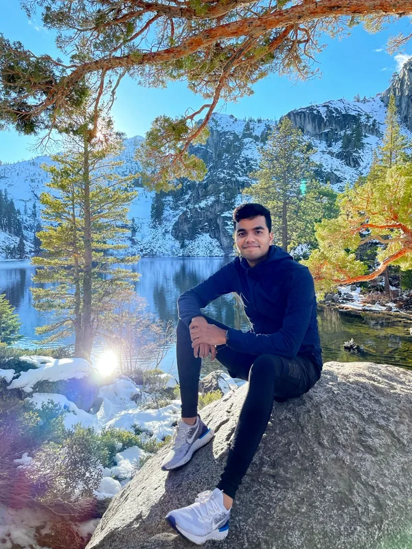 Fall hike by the alpine lake